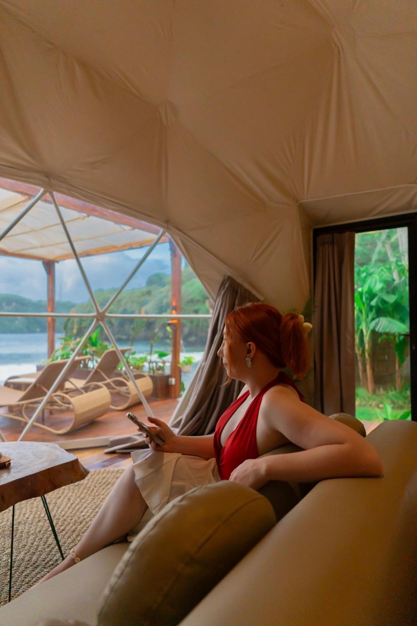 Beachfront Luxury Dome Villas - Gamat Bay Resort Nusa Penida Eksteriør billede