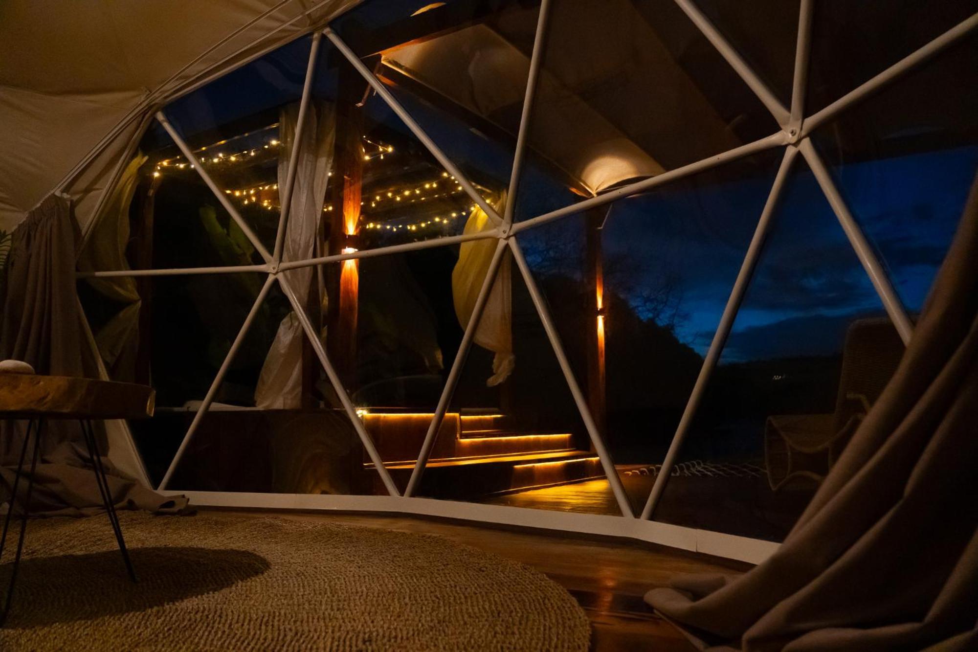 Beachfront Luxury Dome Villas - Gamat Bay Resort Nusa Penida Eksteriør billede
