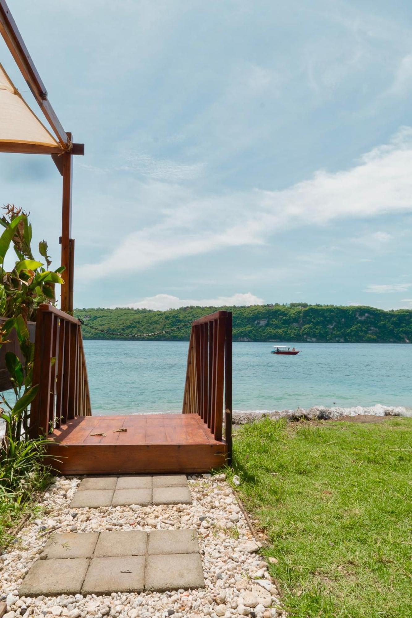 Beachfront Luxury Dome Villas - Gamat Bay Resort Nusa Penida Eksteriør billede