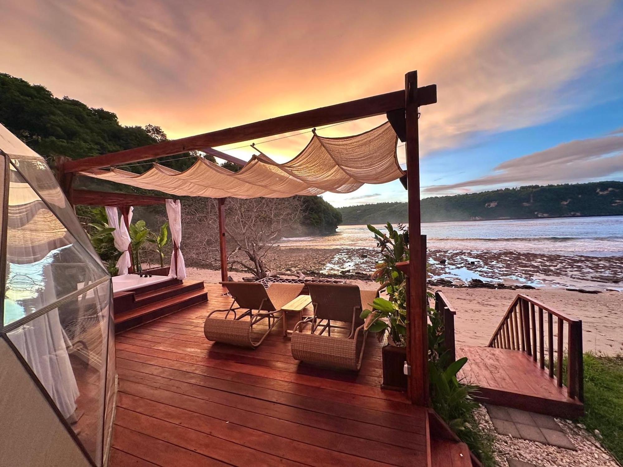 Beachfront Luxury Dome Villas - Gamat Bay Resort Nusa Penida Eksteriør billede
