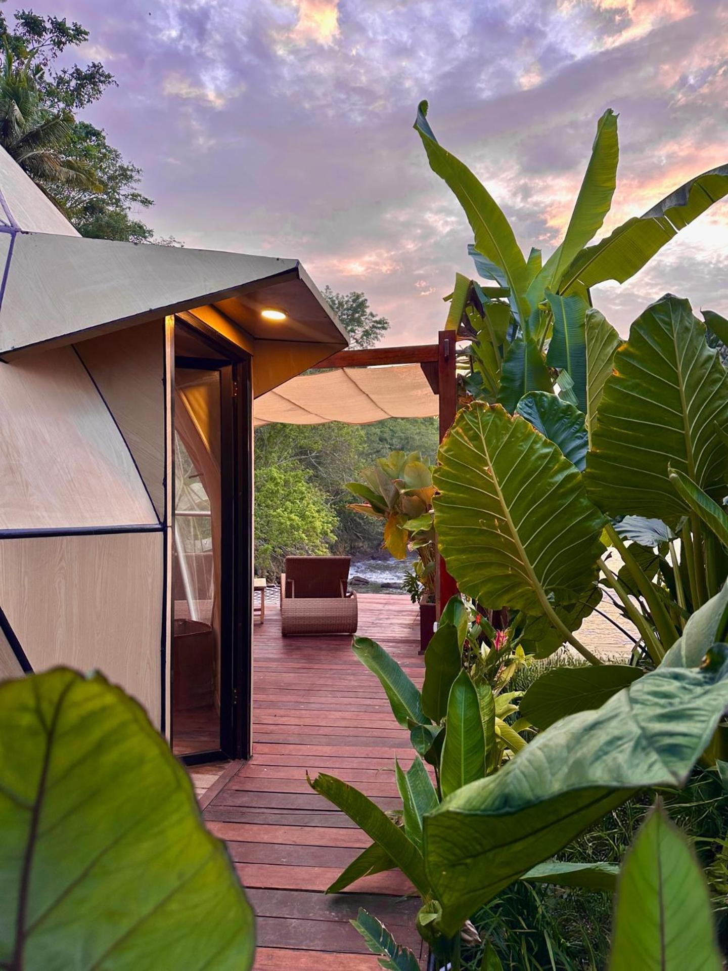 Beachfront Luxury Dome Villas - Gamat Bay Resort Nusa Penida Værelse billede